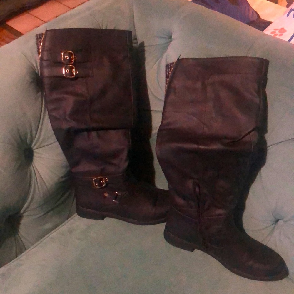 Black slouchy knee boot NWOT